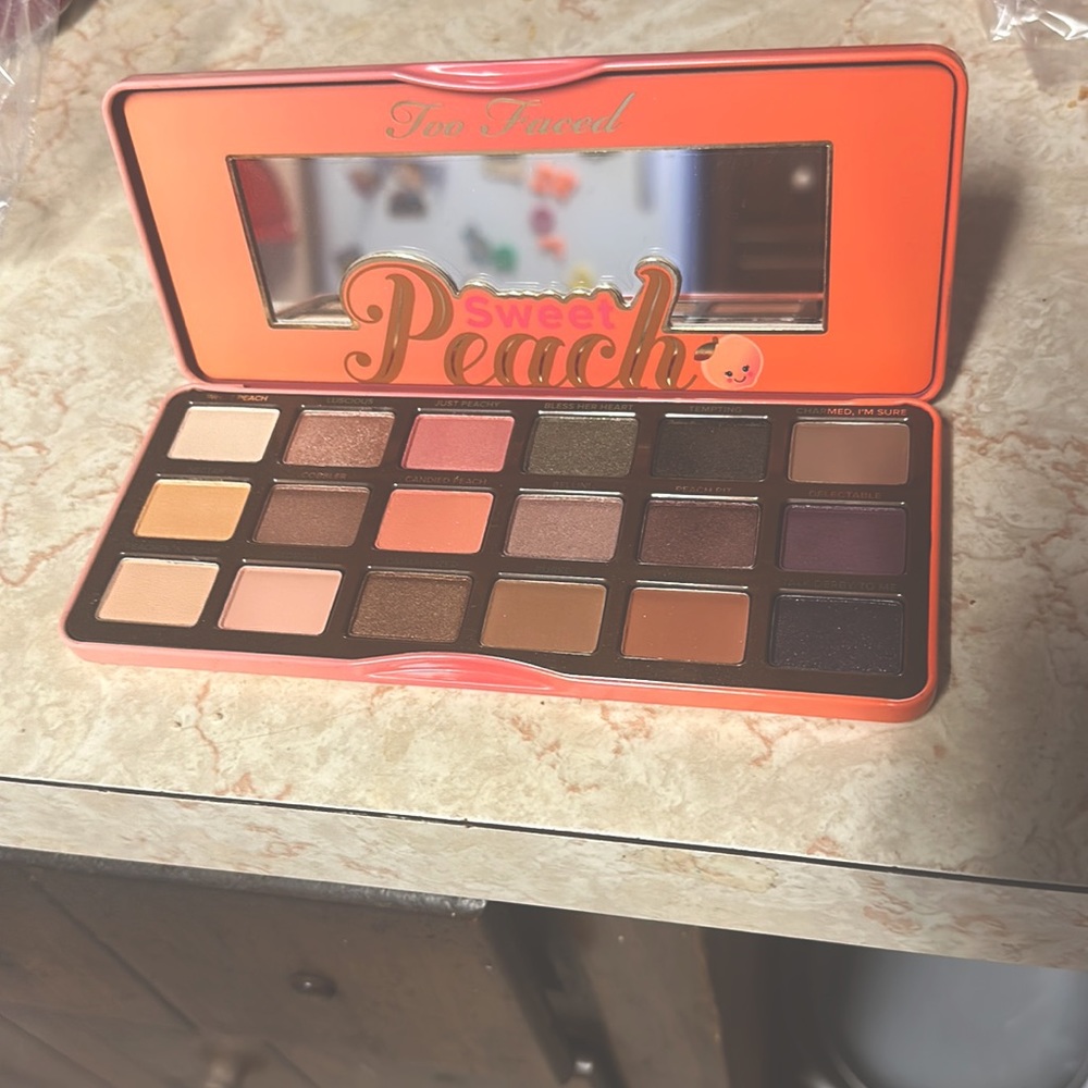 Too Faced Sweet Peach Palette